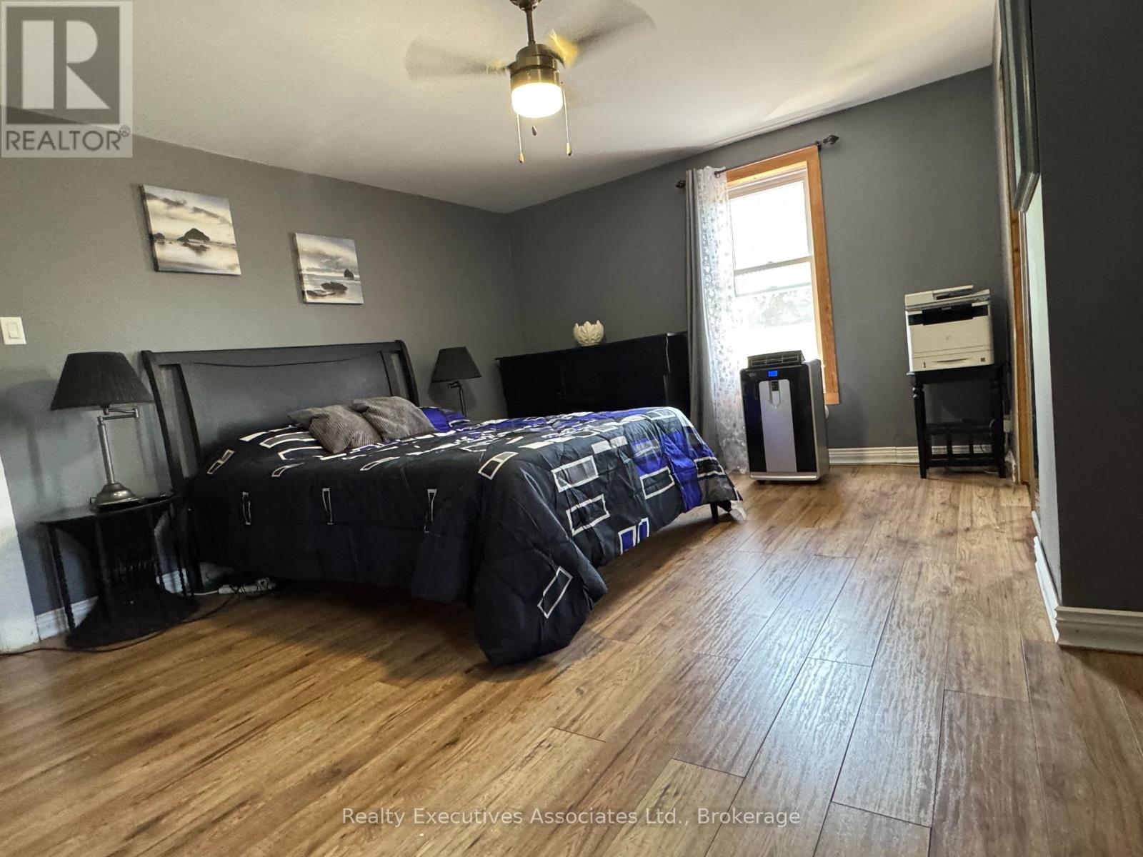 108 Godolphin Road Property Photo 13
