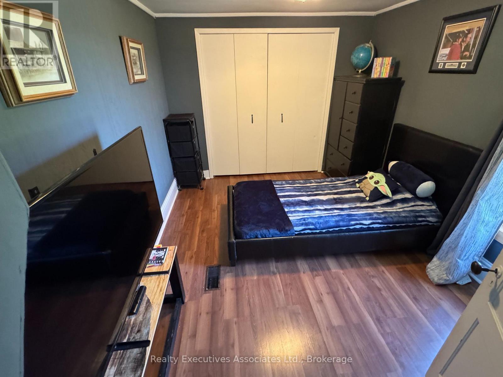 108 Godolphin Road Property Photo 16