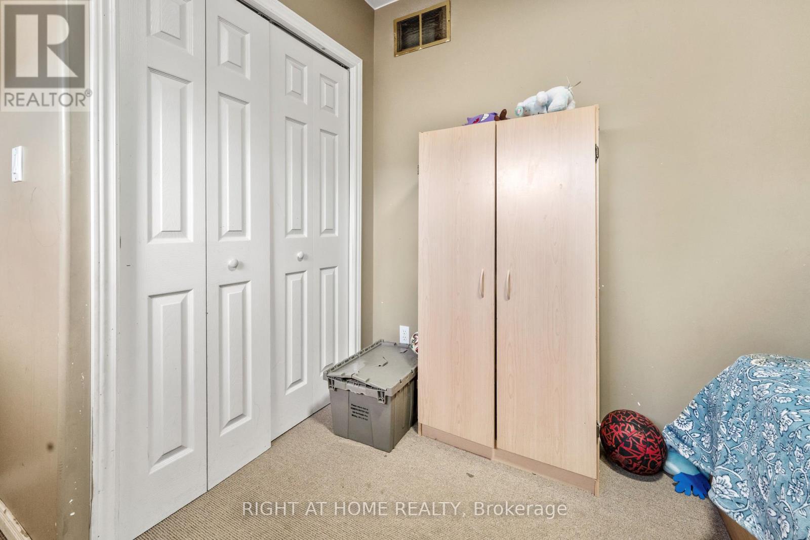 961 Main Street E Property Photo 25