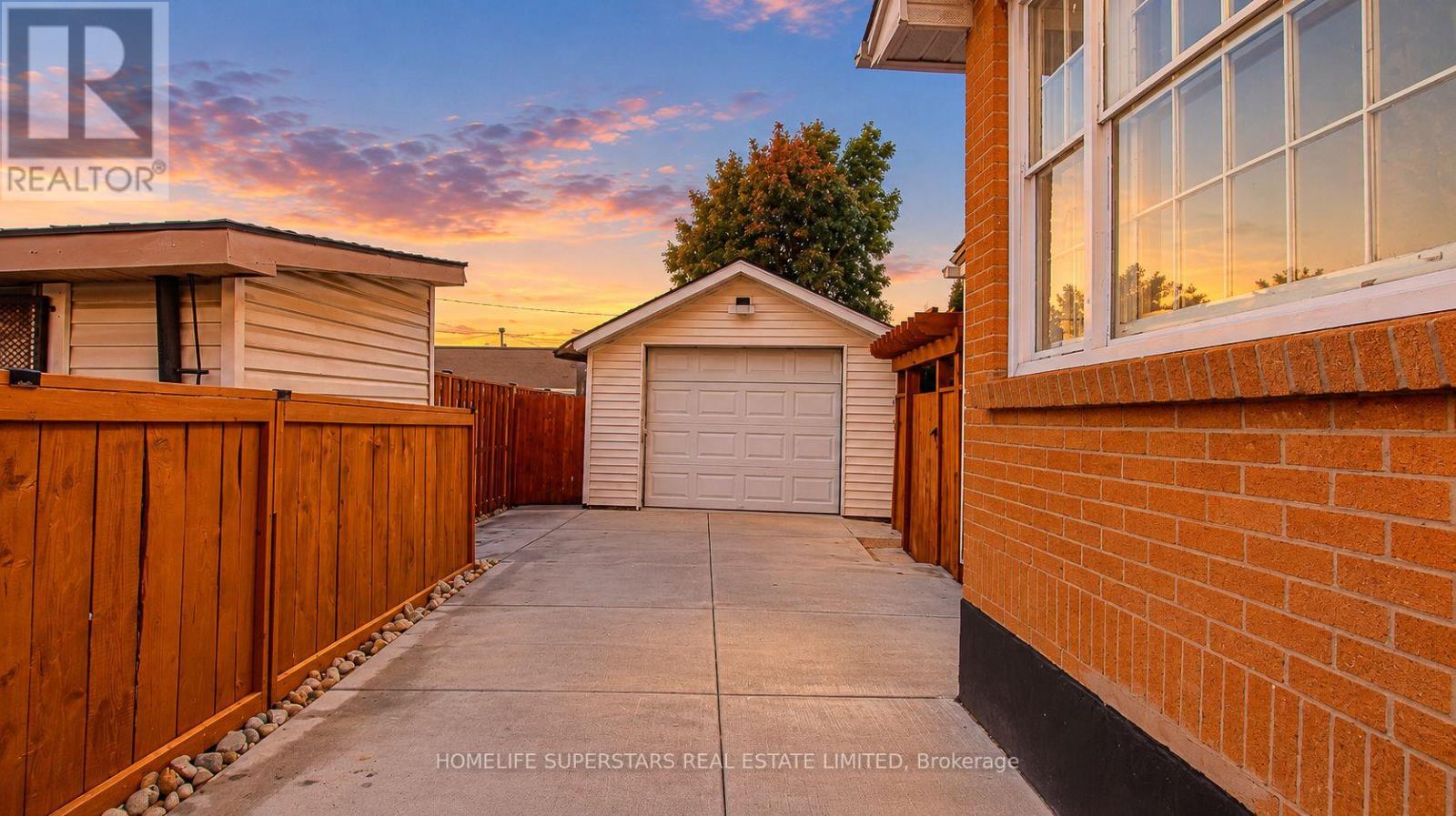 706 Rowntree Avenue Property Photo 6