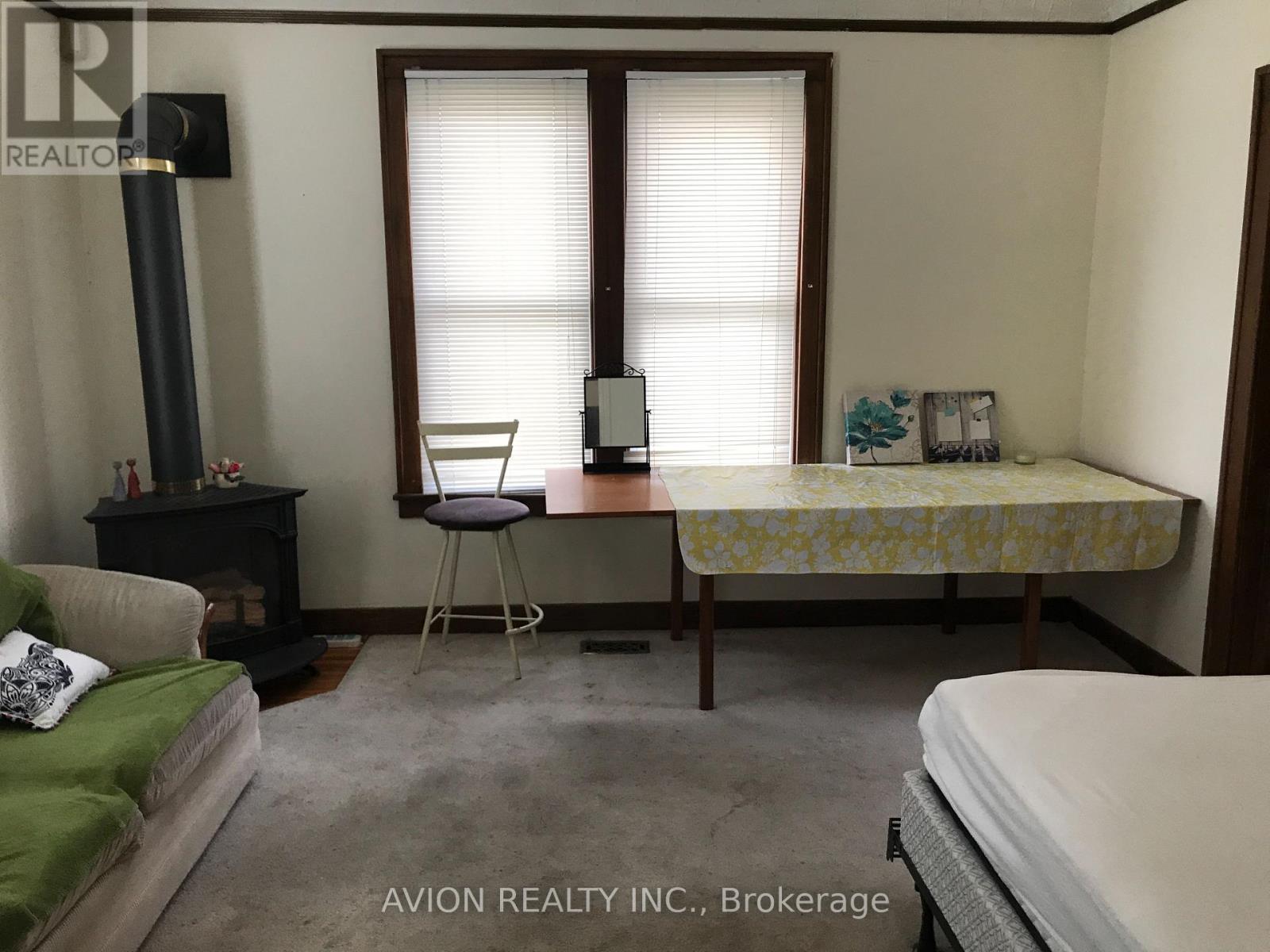 3095 Peter Street Property Photo 2