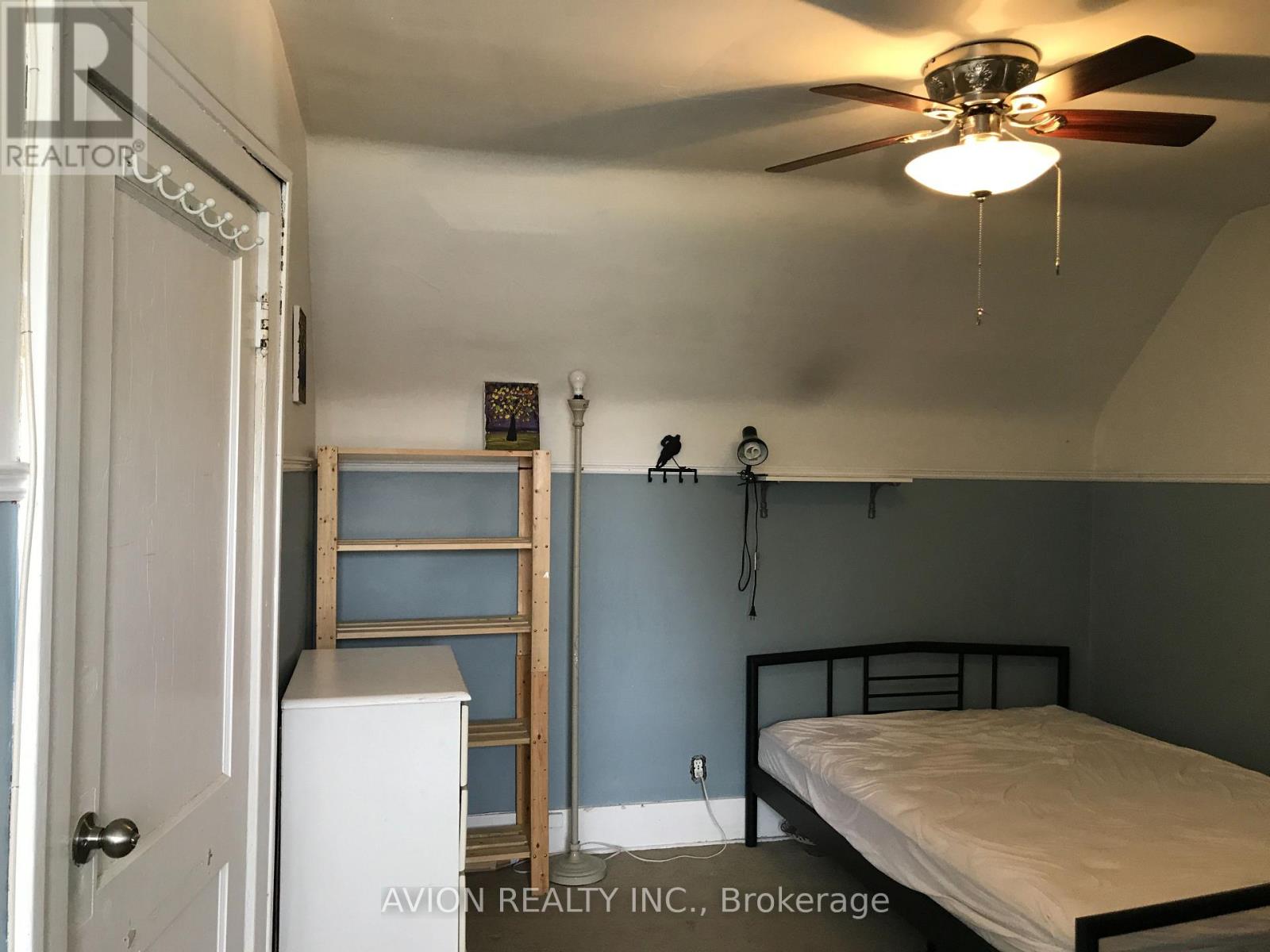 3095 Peter Street Property Photo 9