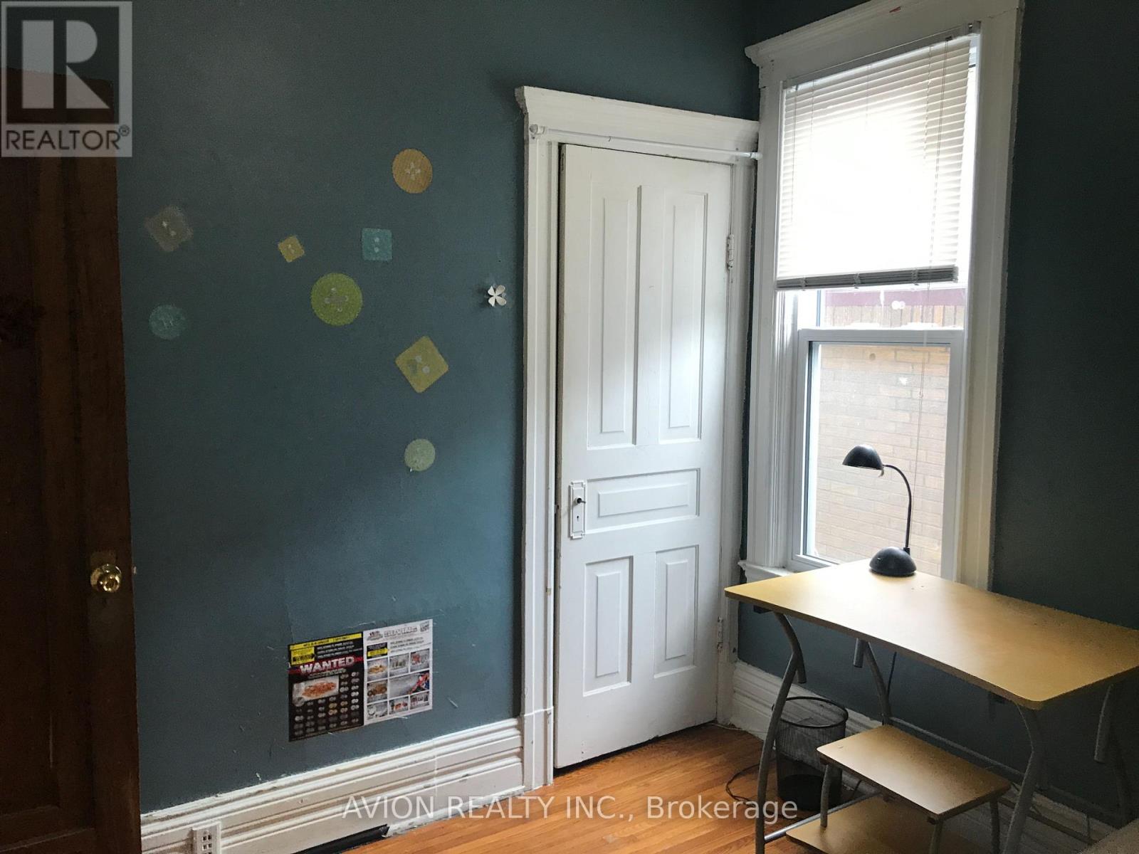 3095 Peter Street Property Photo 13