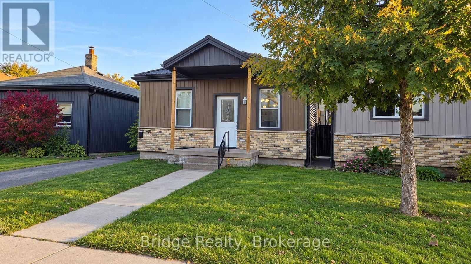 497 Simcoe Street Property Photo 1