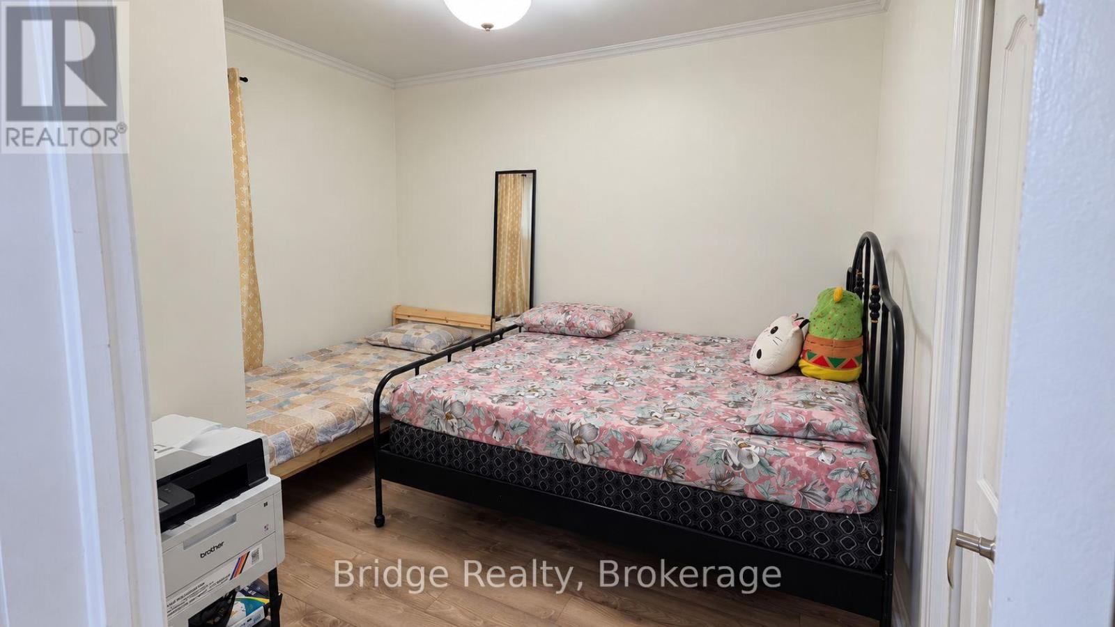 497 Simcoe Street Property Photo 10