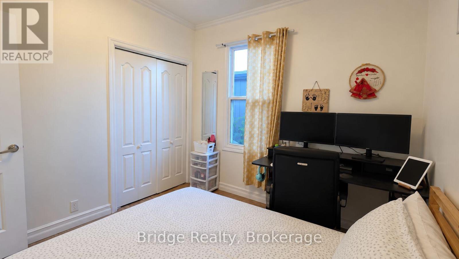 497 Simcoe Street Property Photo 12