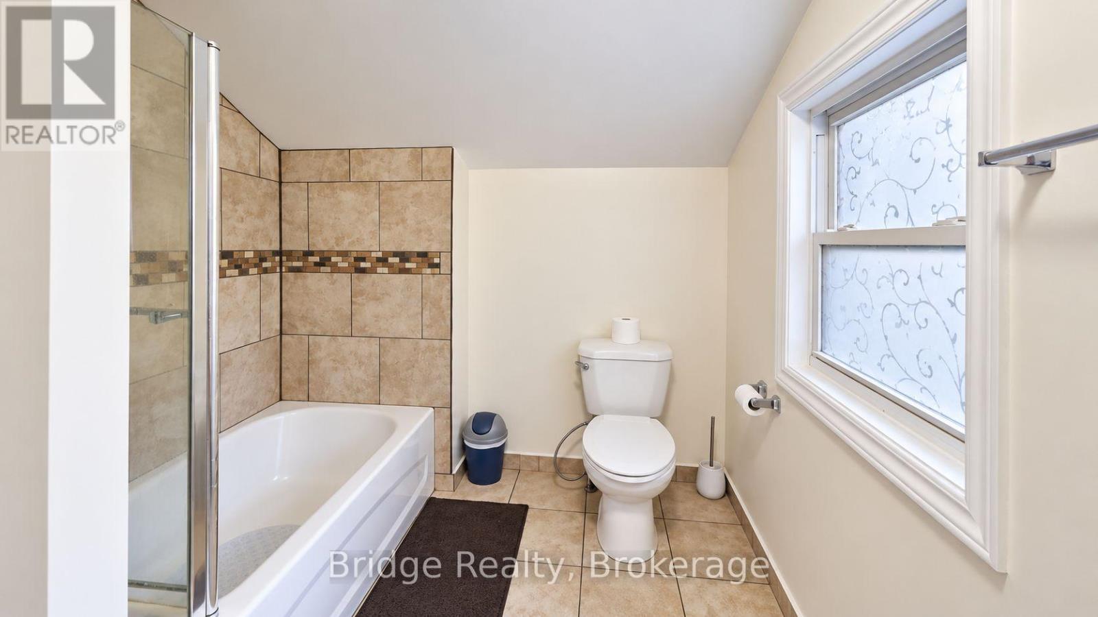 497 Simcoe Street Property Photo 15