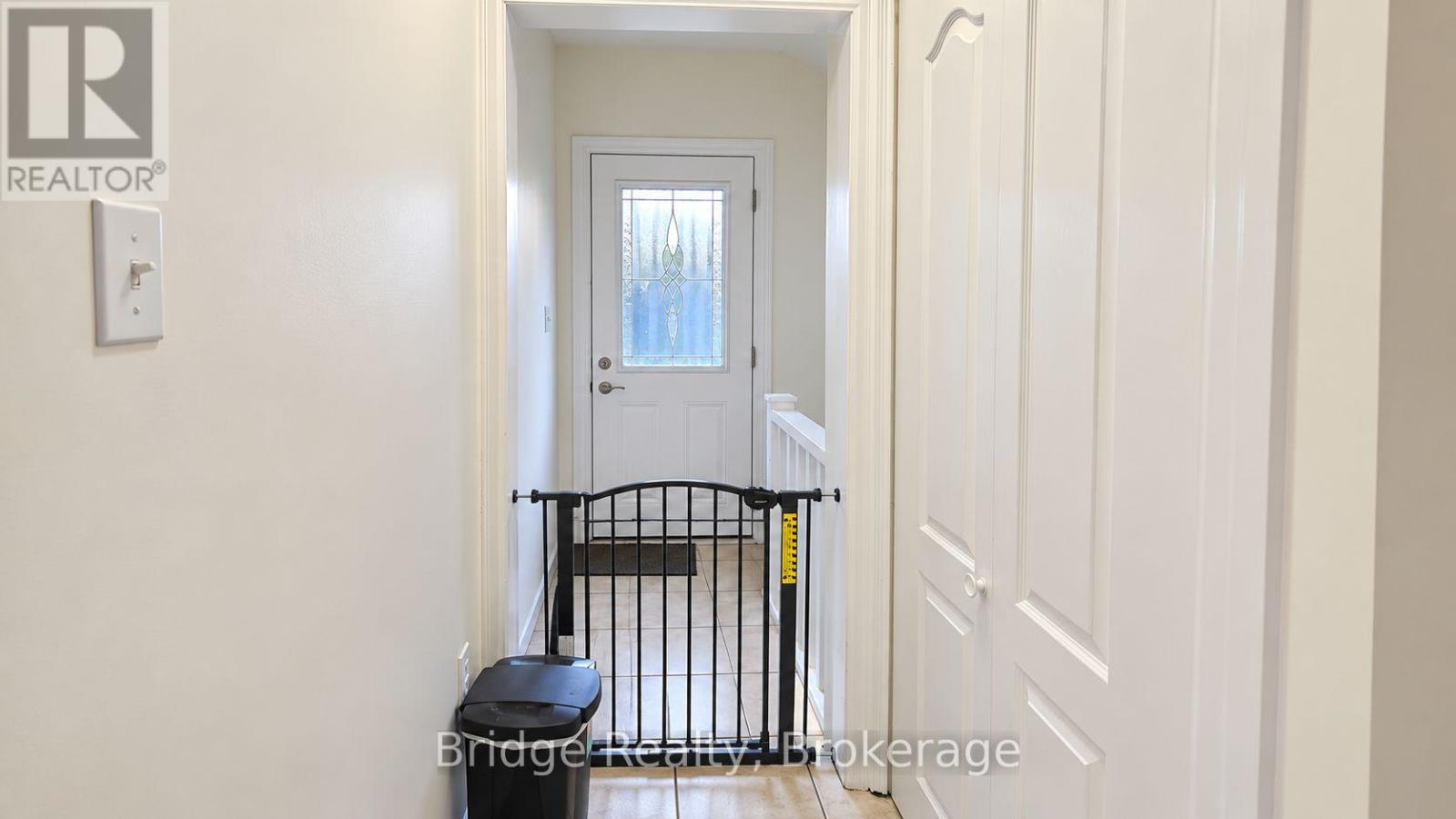 497 Simcoe Street Property Photo 16