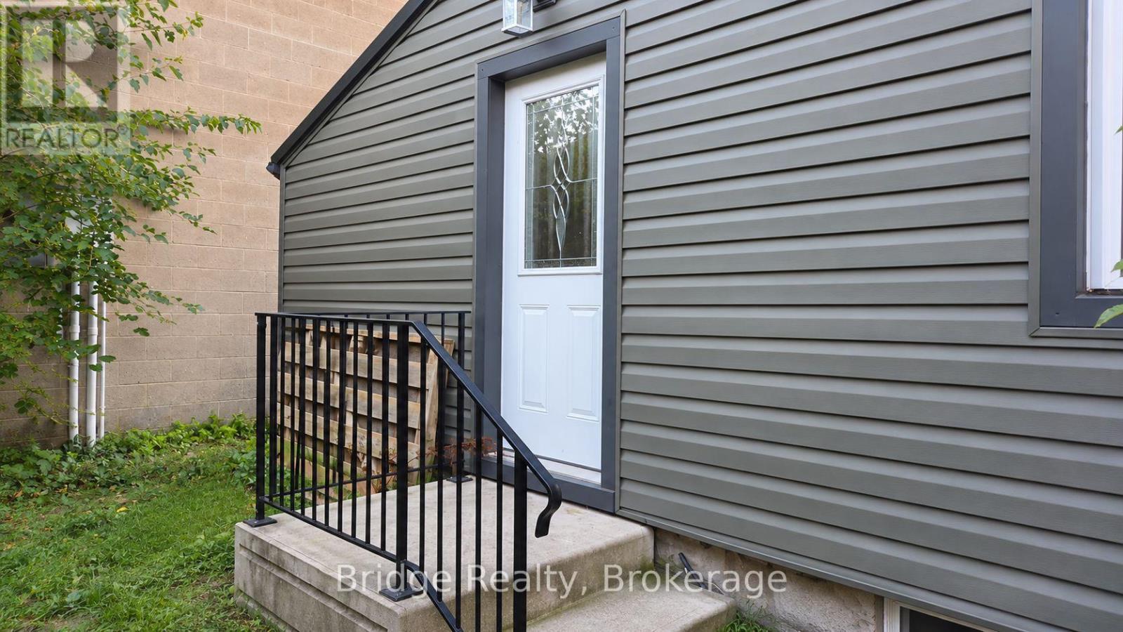 497 Simcoe Street Property Photo 25
