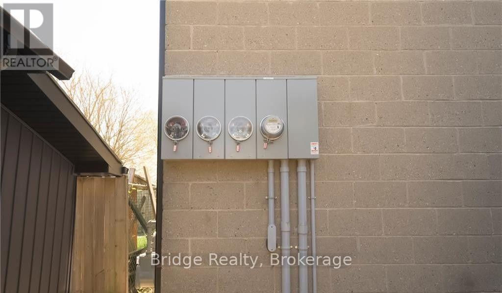 497 Simcoe Street Property Photo 27