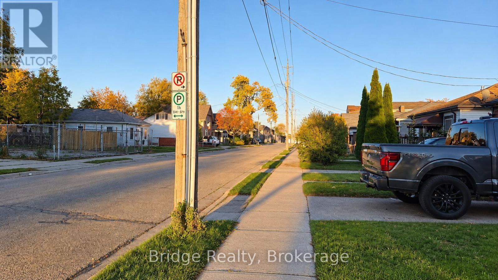 497 Simcoe Street Property Photo 28