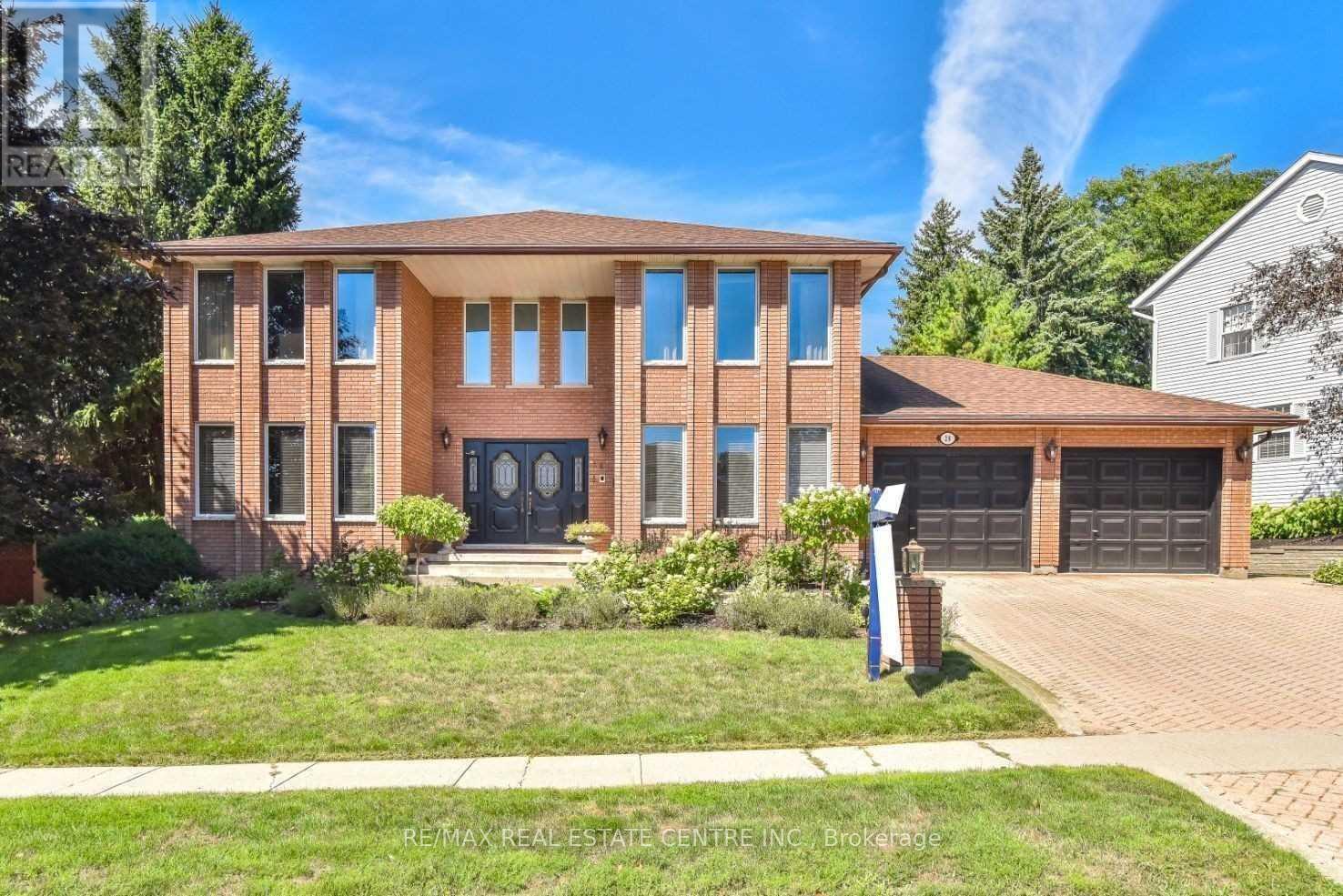 28 WALNUT DRIVE Property Photo 1