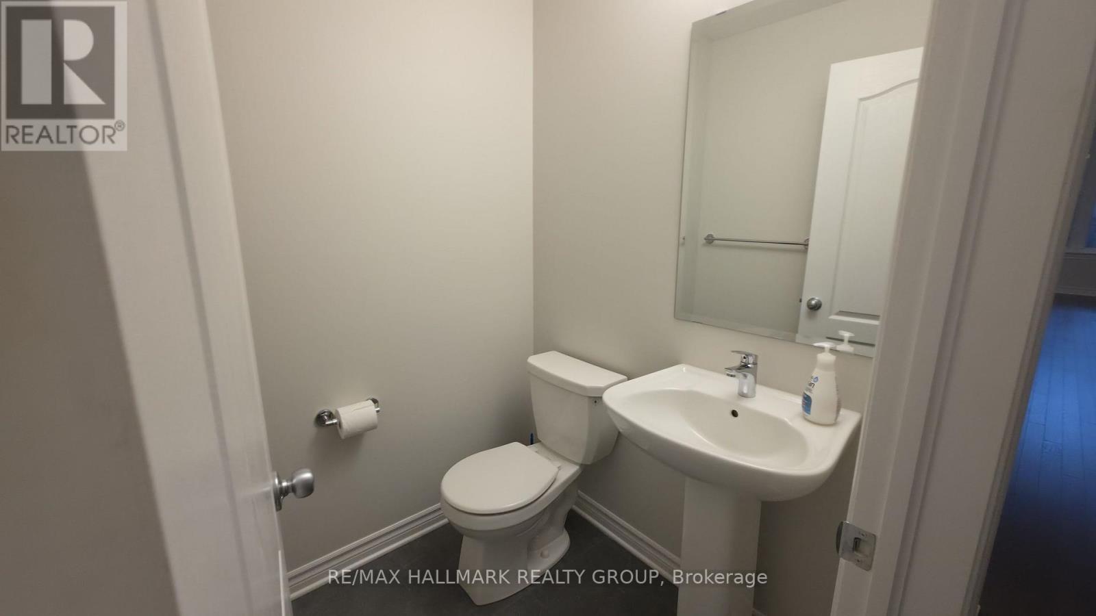 62 Mandevilla Crescent Property Photo 5
