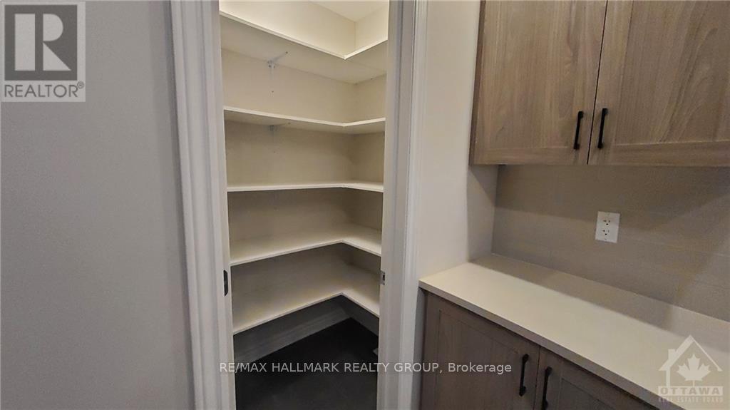 62 Mandevilla Crescent Property Photo 10