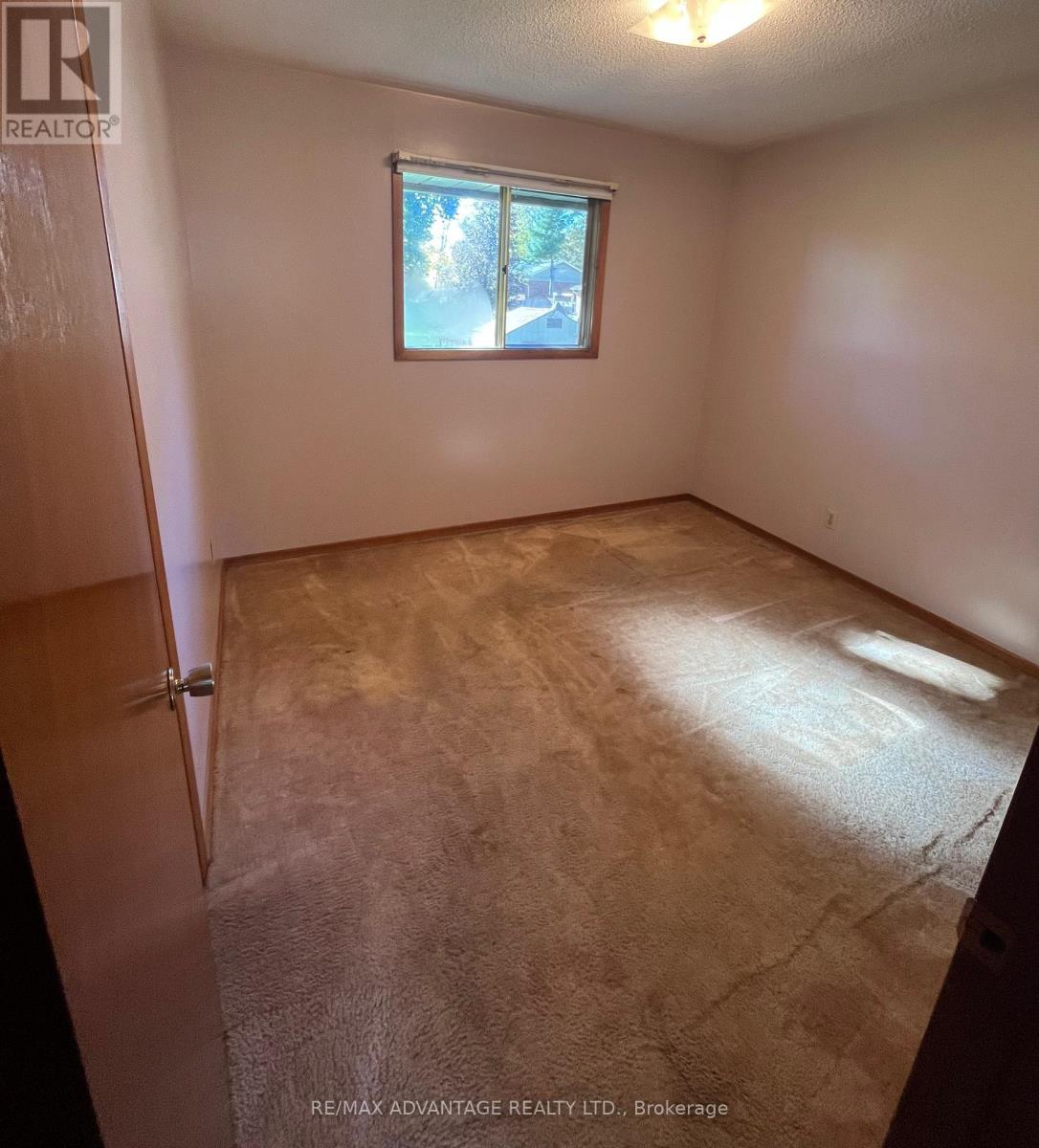 6 William Street Property Photo 31