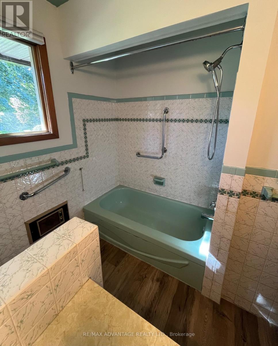 6 William Street Property Photo 33