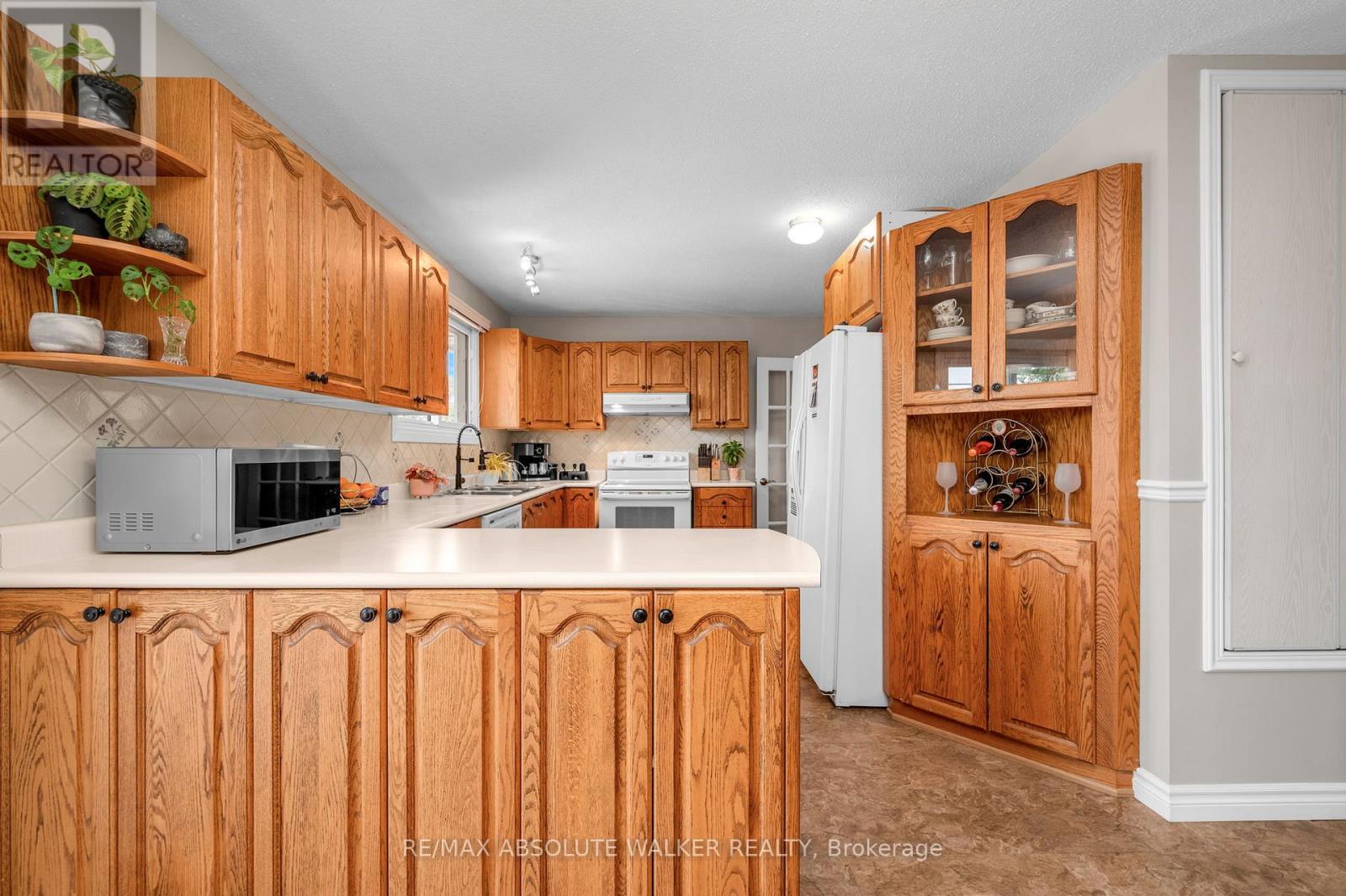 337 Roxdale Avenue Property Photo 2