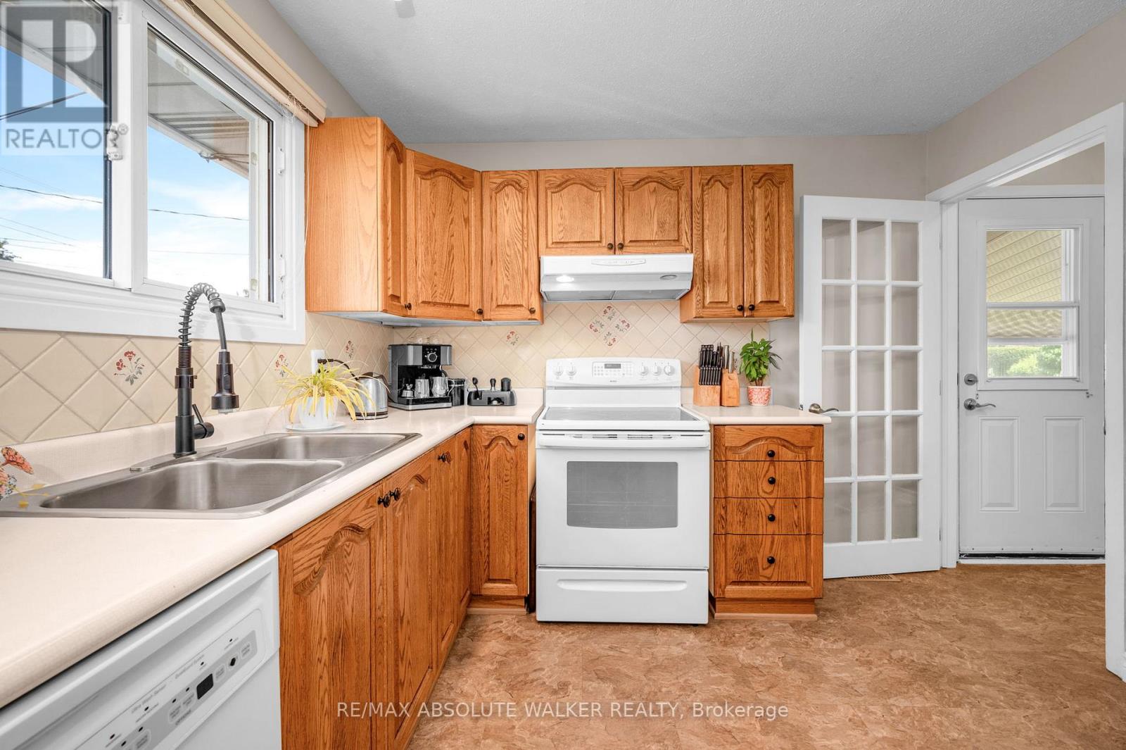 337 Roxdale Avenue Property Photo 19