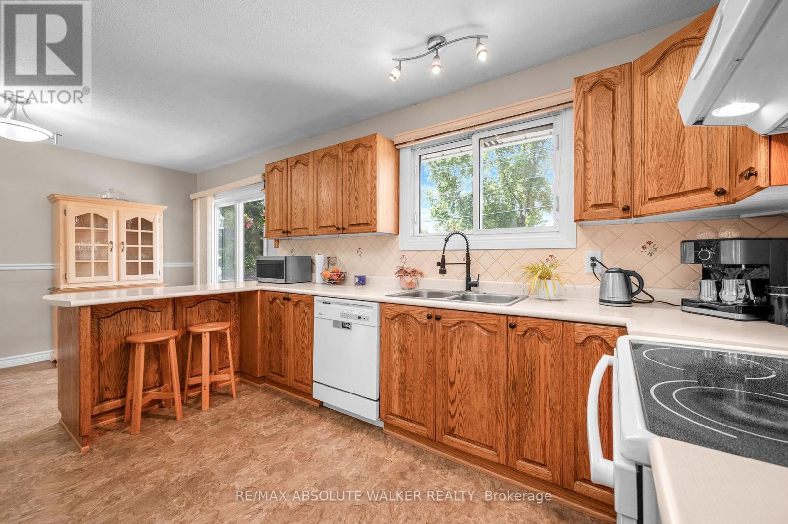 337 Roxdale Avenue Property Photo 21