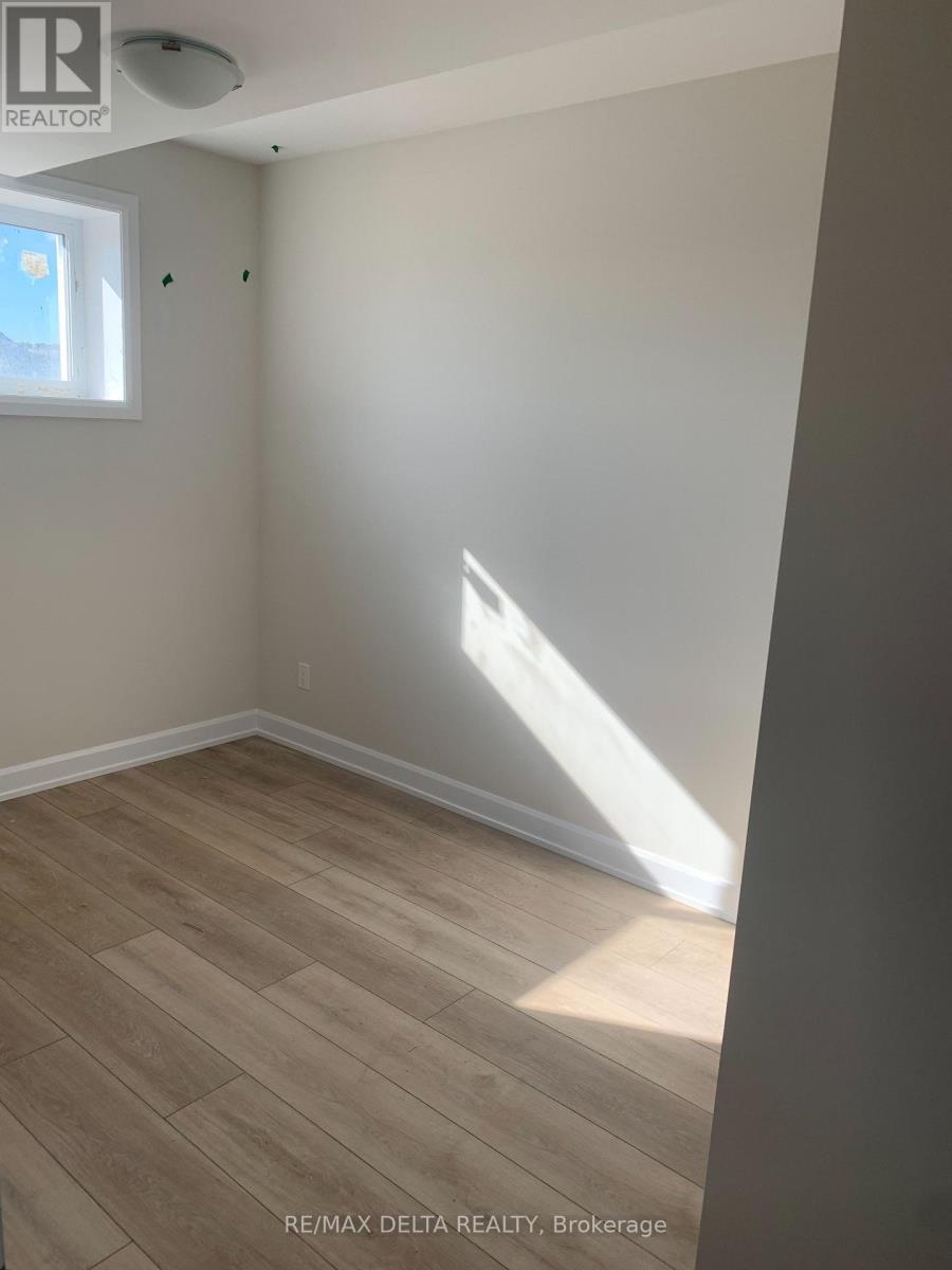 A - 930 Chablis Crescent Property Photo 8