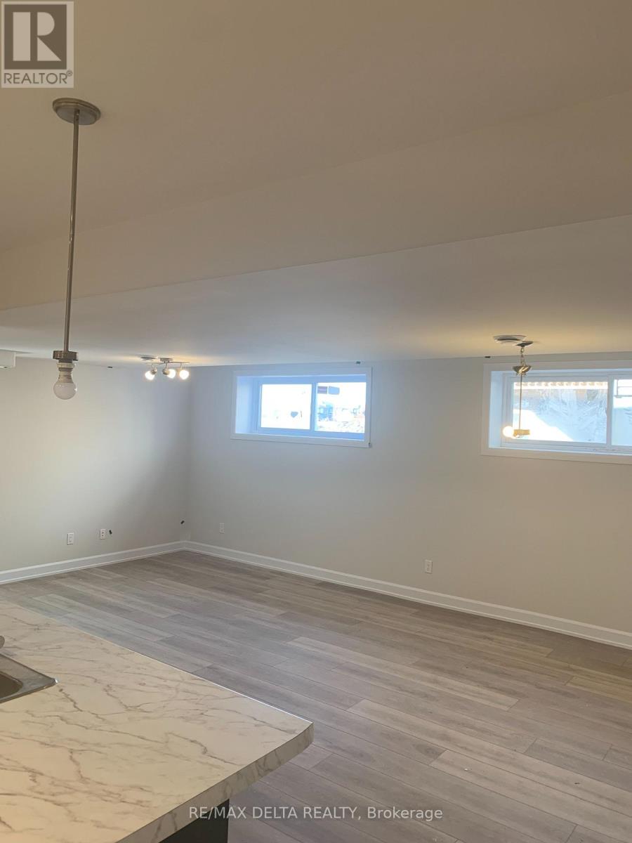 A - 930 Chablis Crescent Property Photo 14