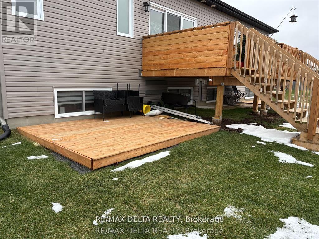 A - 930 Chablis Crescent Property Photo 18