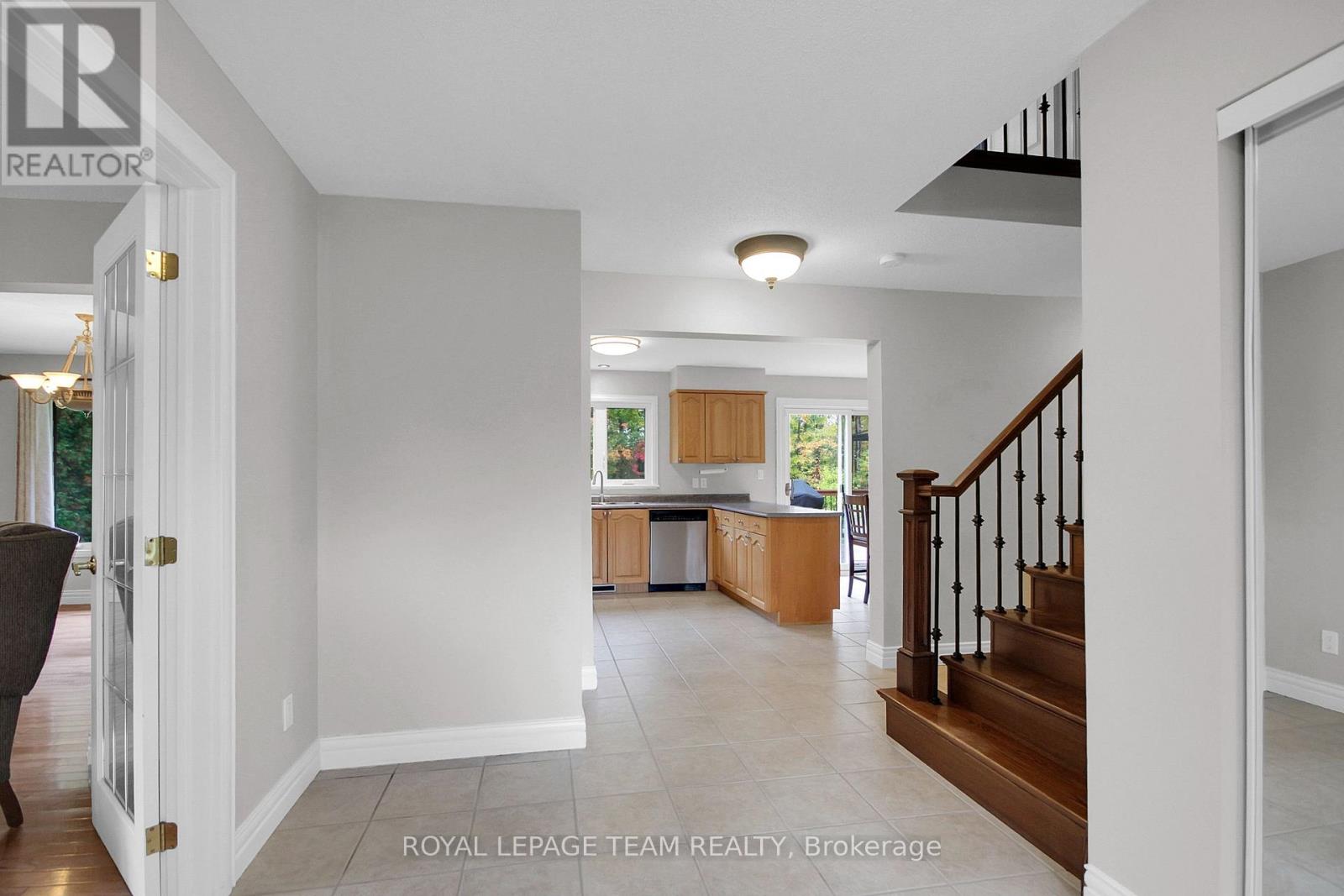 7089 Bush Drive Property Photo 3