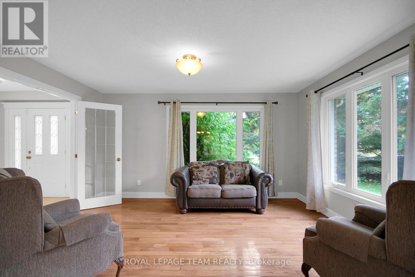 7089 Bush Drive Property Photo 5