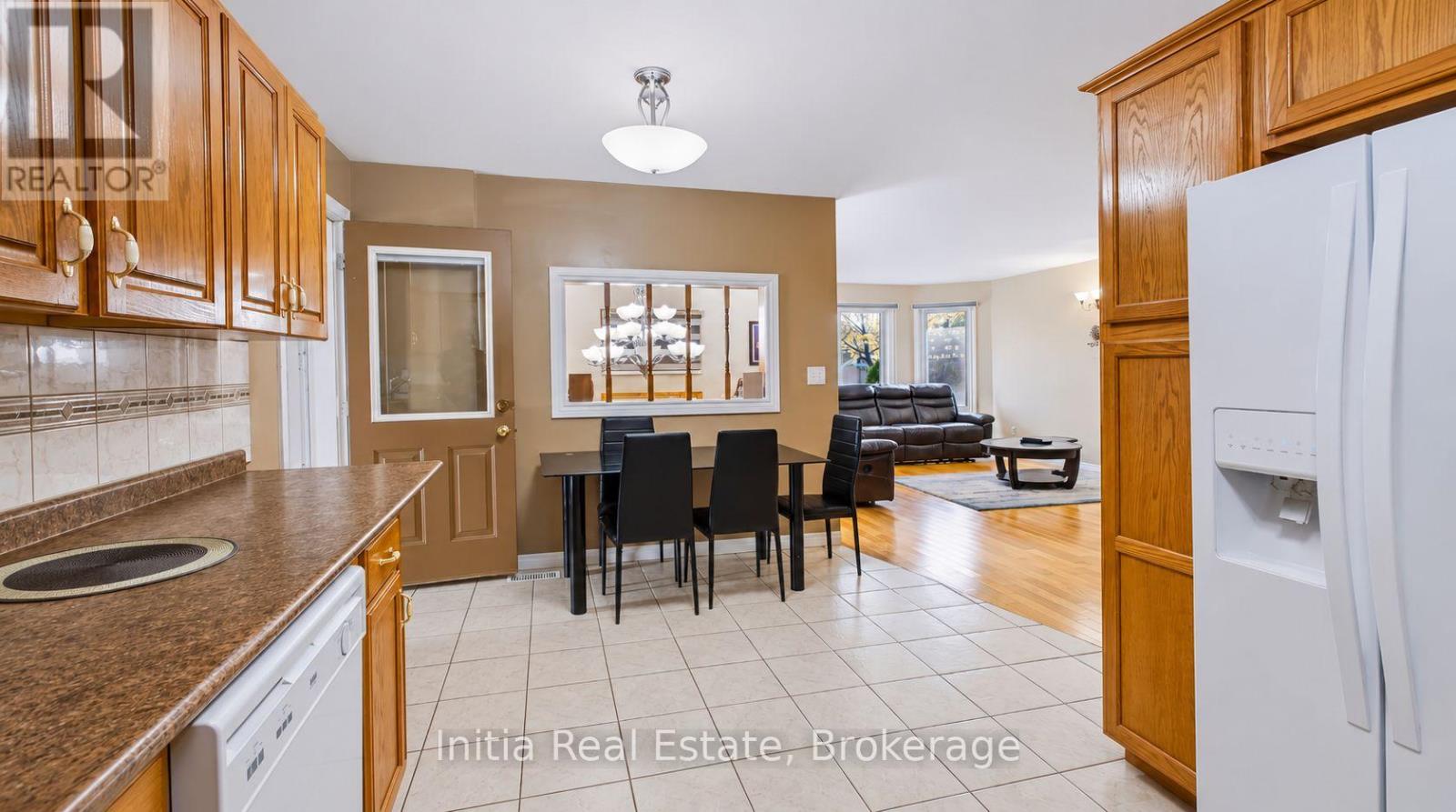 726 Sandison Street N Property Photo 10