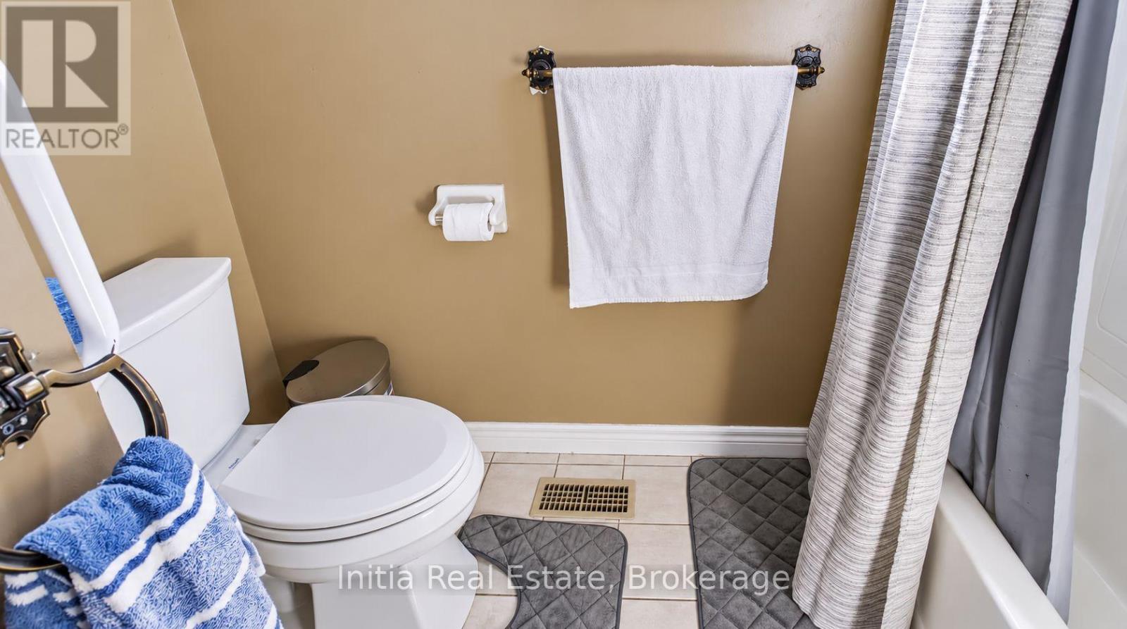 726 Sandison Street N Property Photo 15