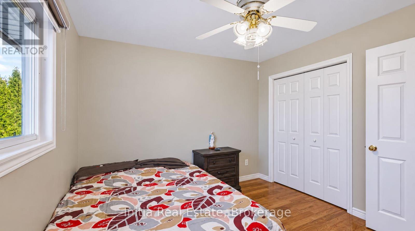 726 Sandison Street N Property Photo 19