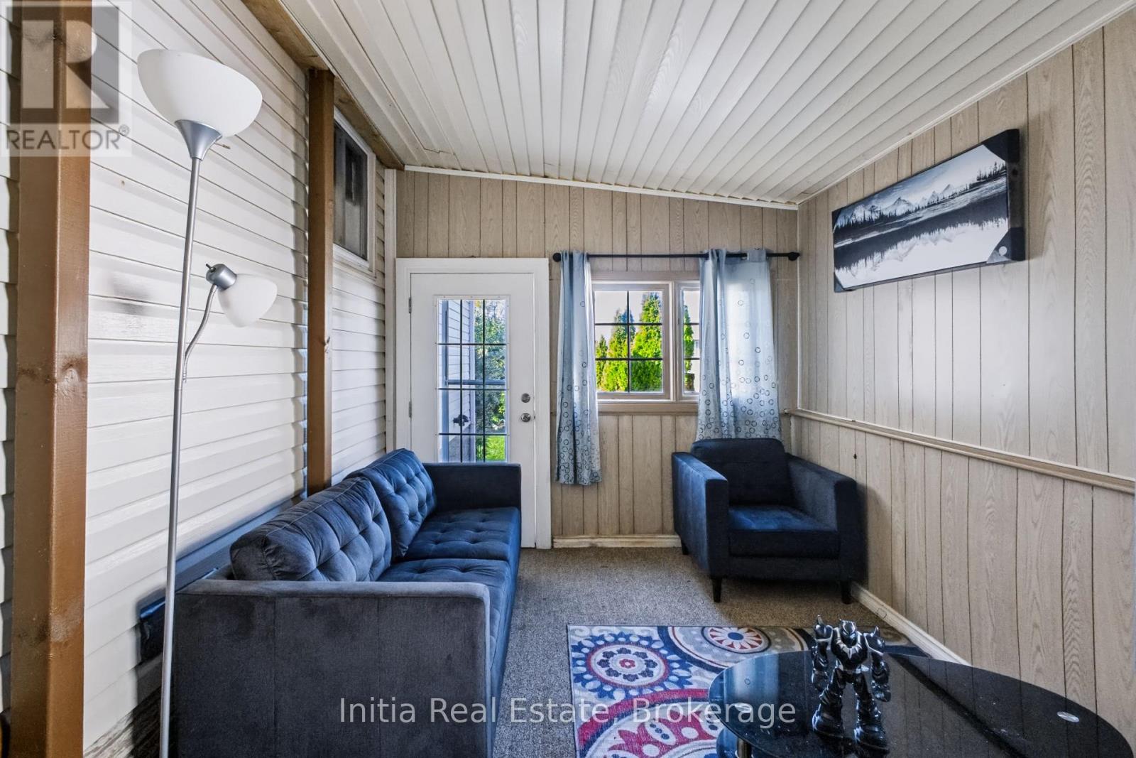 726 Sandison Street N Property Photo 23