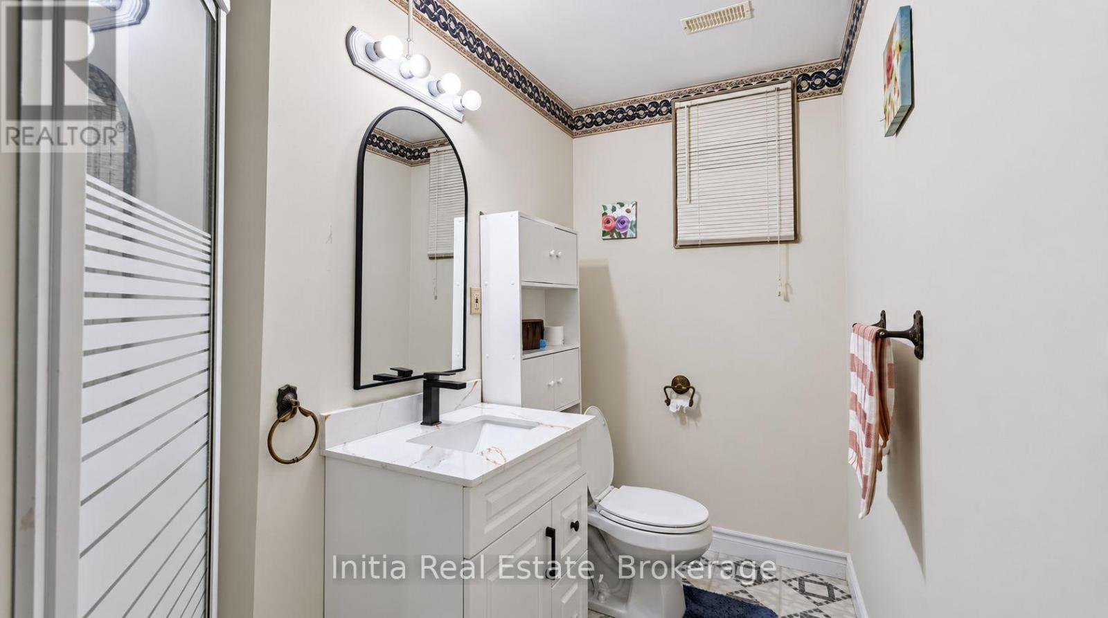 726 Sandison Street N Property Photo 33