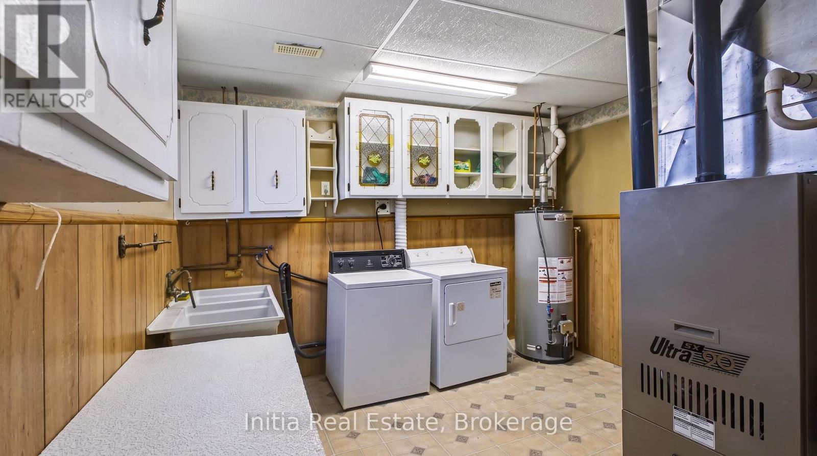 726 Sandison Street N Property Photo 36