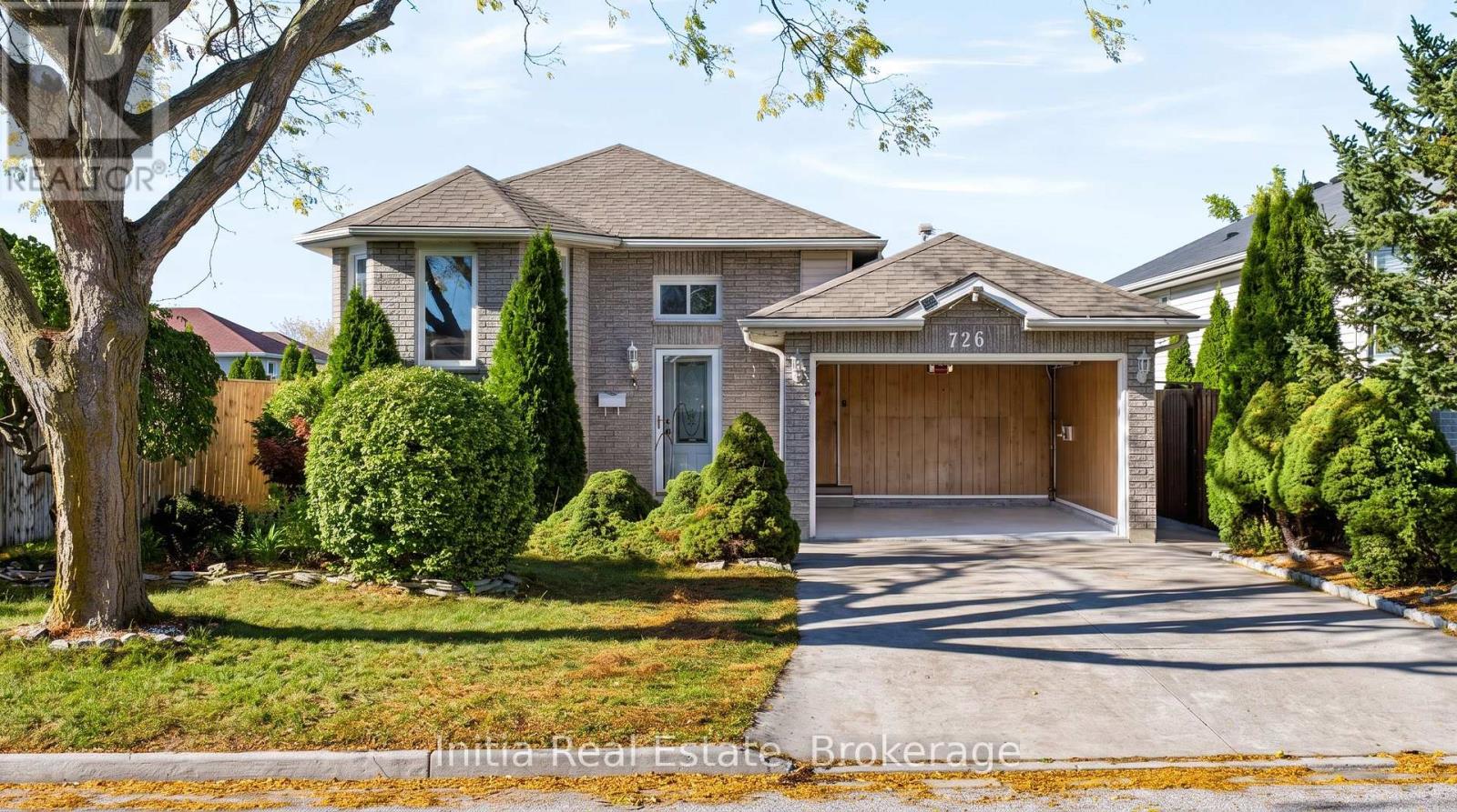 726 Sandison Street N Property Photo 41