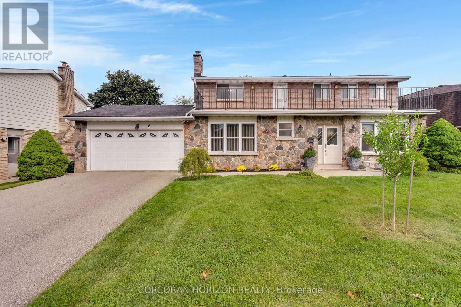 8 Blue Spruce Court Property Photo 1
