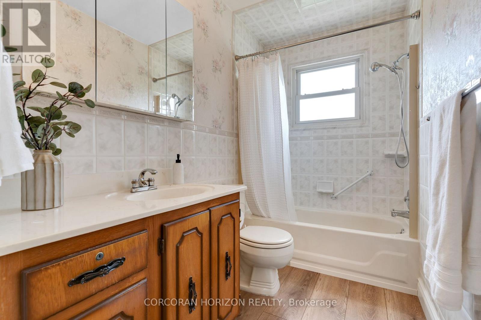 8 Blue Spruce Court Property Photo 8