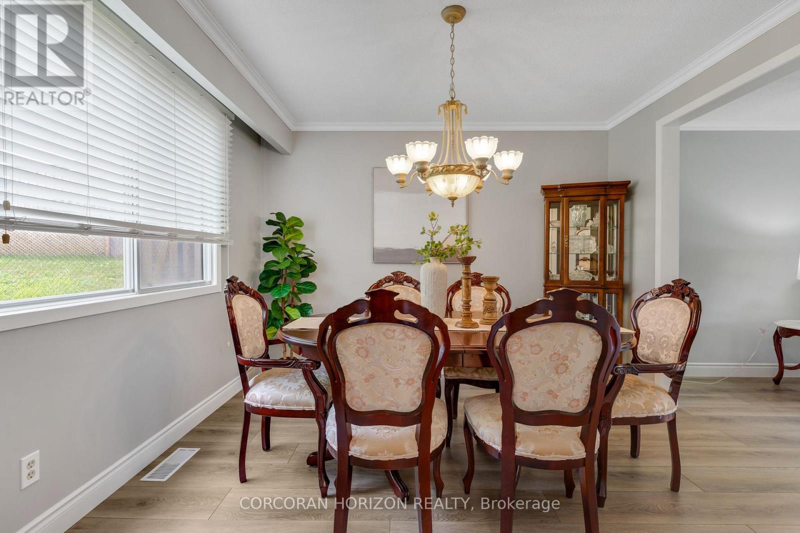 8 Blue Spruce Court Property Photo 10