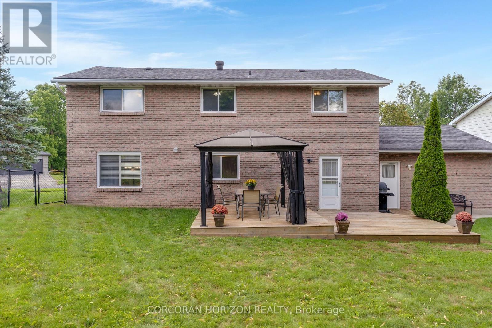 8 Blue Spruce Court Property Photo 39
