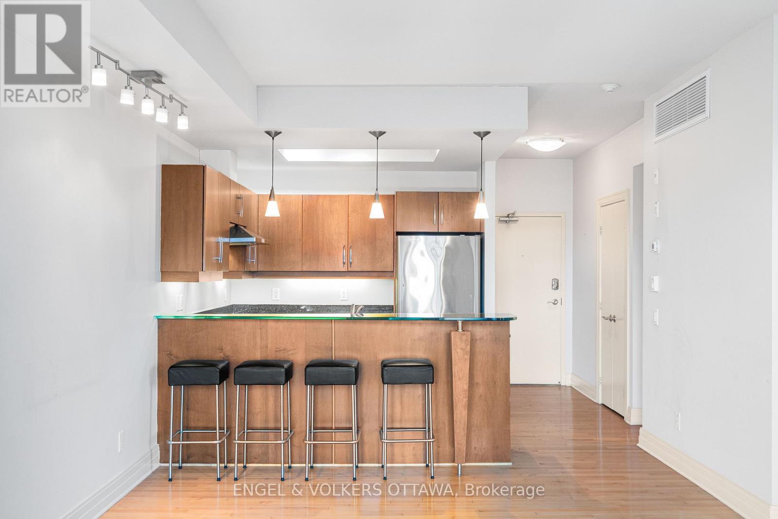 507 - 290 Powell Avenue Property Photo 7