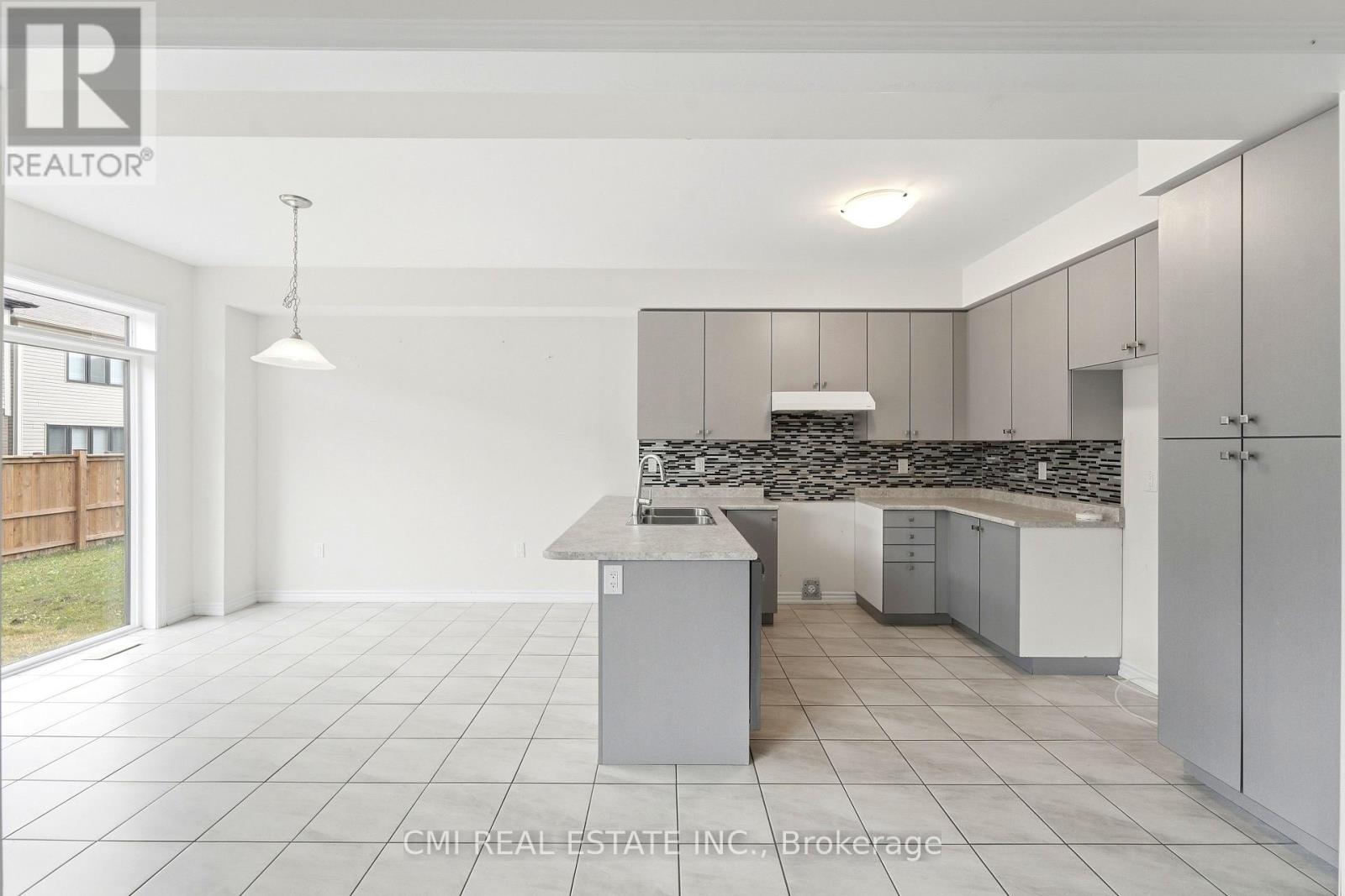 65 Lillian Way Property Photo 7