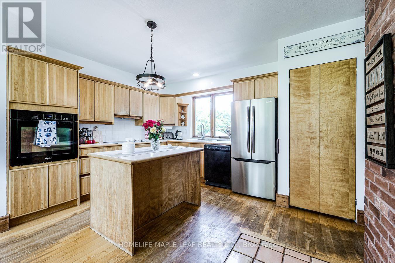 333329 7th Line Property Photo 8
