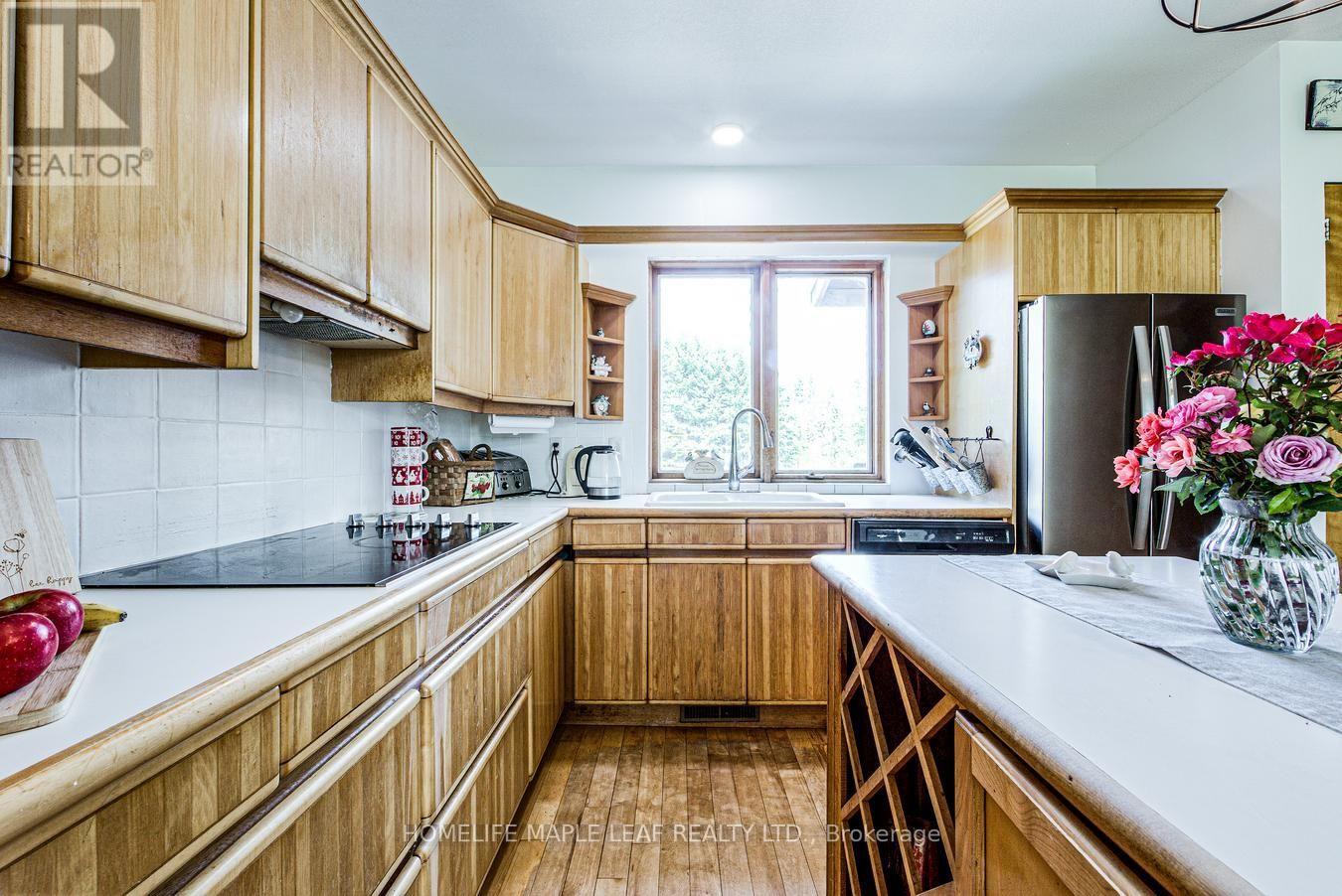 333329 7th Line Property Photo 10