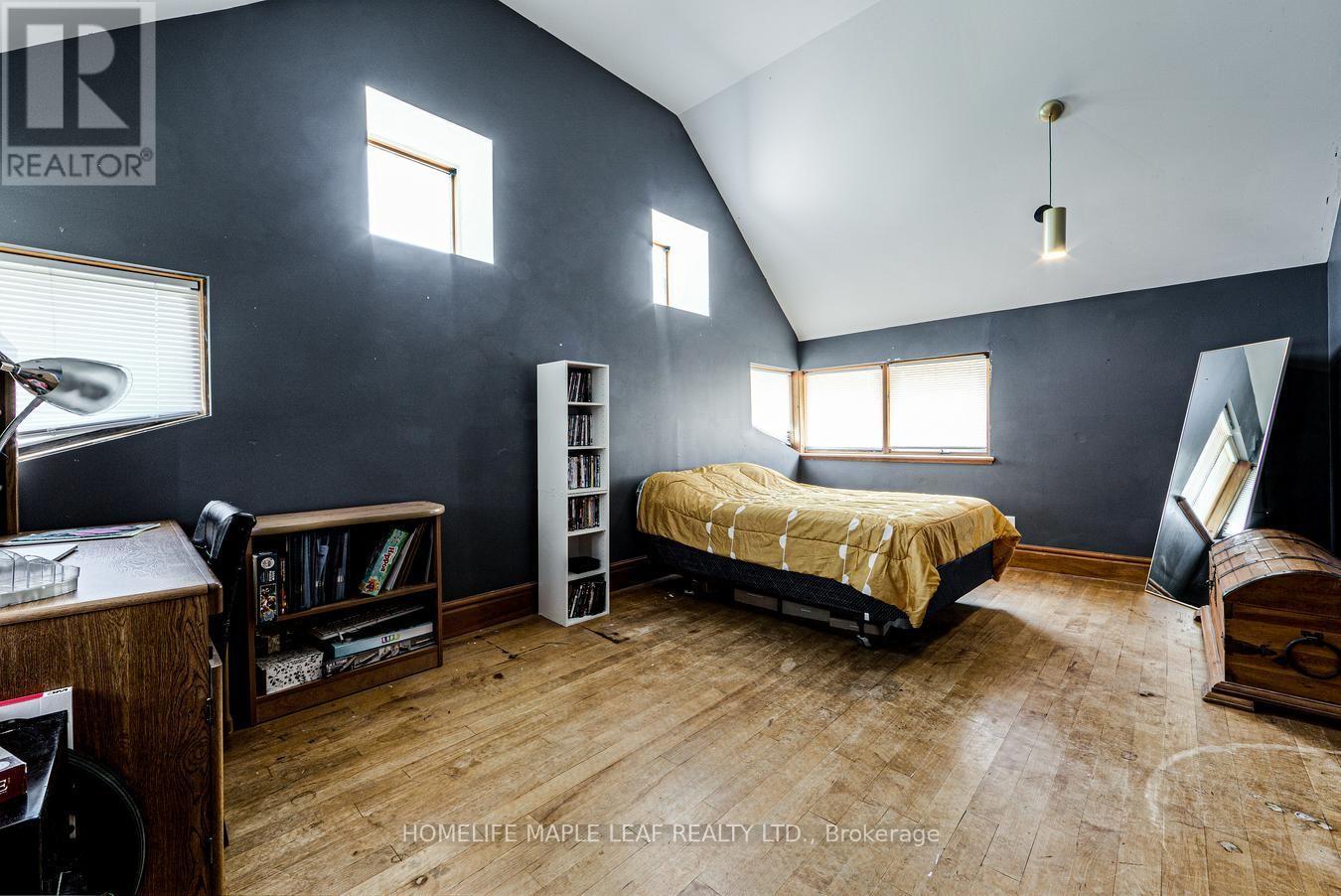 333329 7th Line Property Photo 27