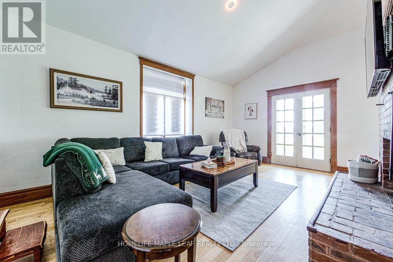 333329 7th Line Property Photo 13