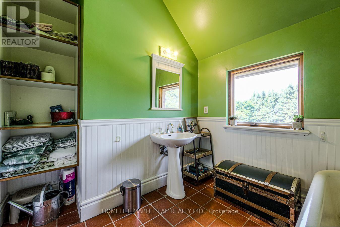 333329 7th Line Property Photo 30