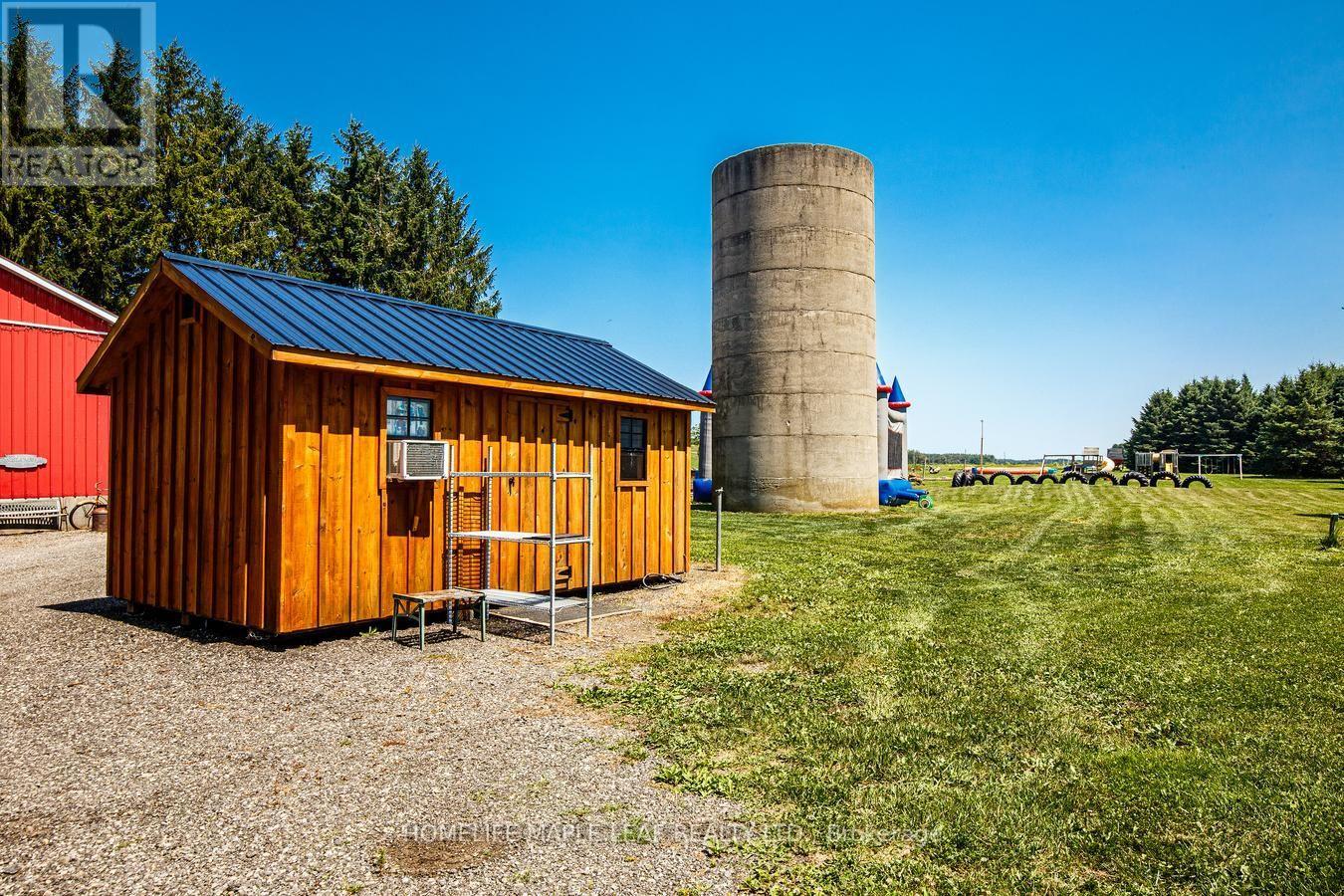 333329 7th Line Property Photo 36