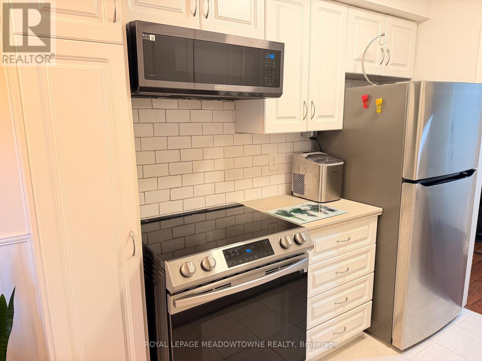411 - 11 Woodman Drive Property Photo 13