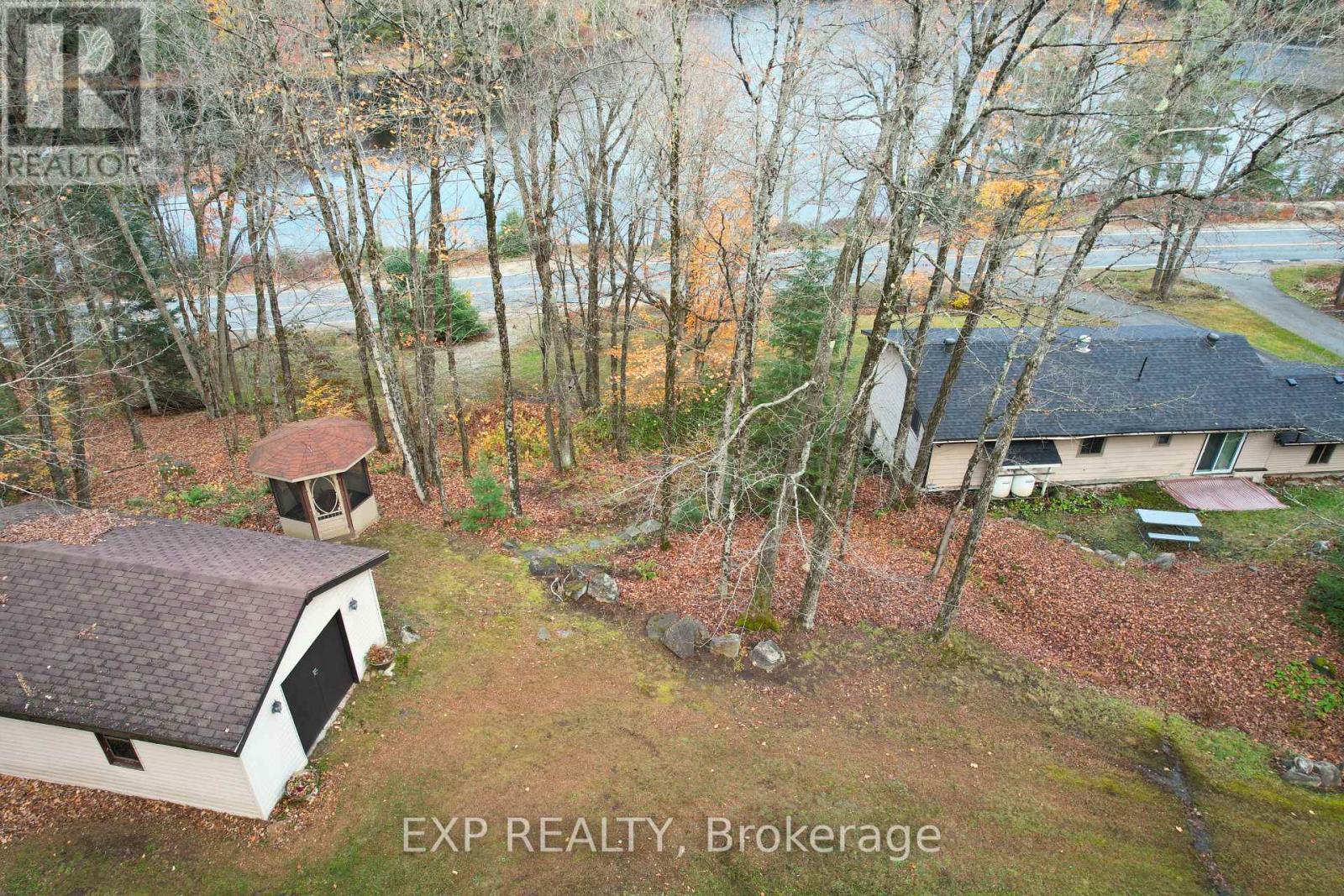 1867 Fraserburg Road Property Photo 7