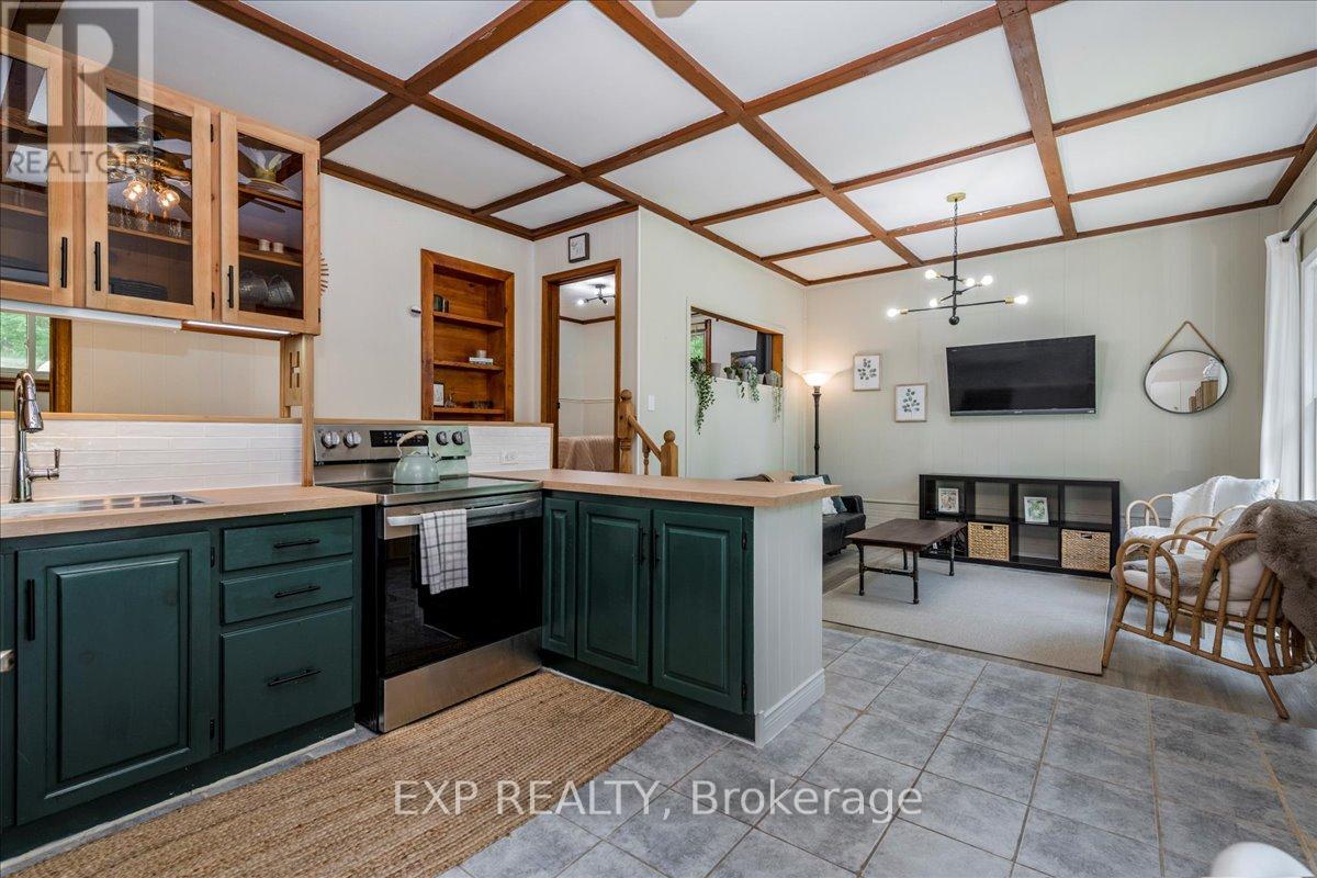 1867 Fraserburg Road Property Photo 9